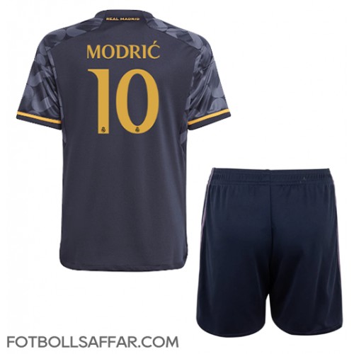 Real Madrid Luka Modric #10 Bortadräkt Barn 2023-24 Kortärmad (+ Korta byxor)